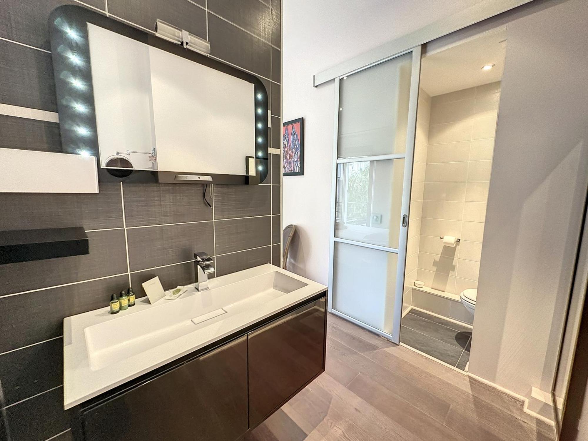 Jej2 - 2 Bedrooms Luxe Center Appartement